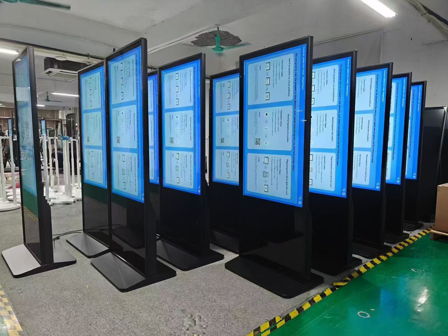 Why Invest in LCD Digital Signage? Seven advantages for your business